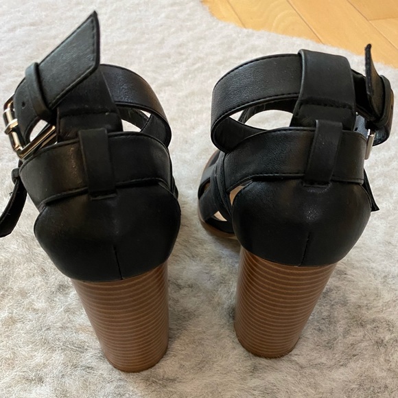 Forever 21 - Stacked Heel Strappy Sandal SZ 7 - Picture 7 of 7